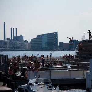 Cool things to do in Copenhagen with kids _Harbour bath Islands Brygge